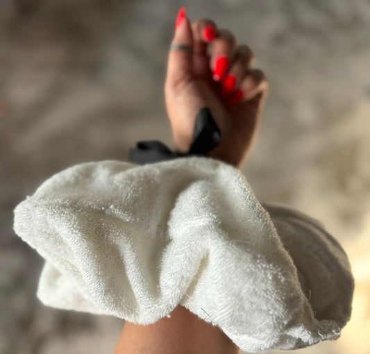 MICROFIBER “HAIR TOWEL” SCRUNCHIE W/ ZIPPER POCKET + STRAPS